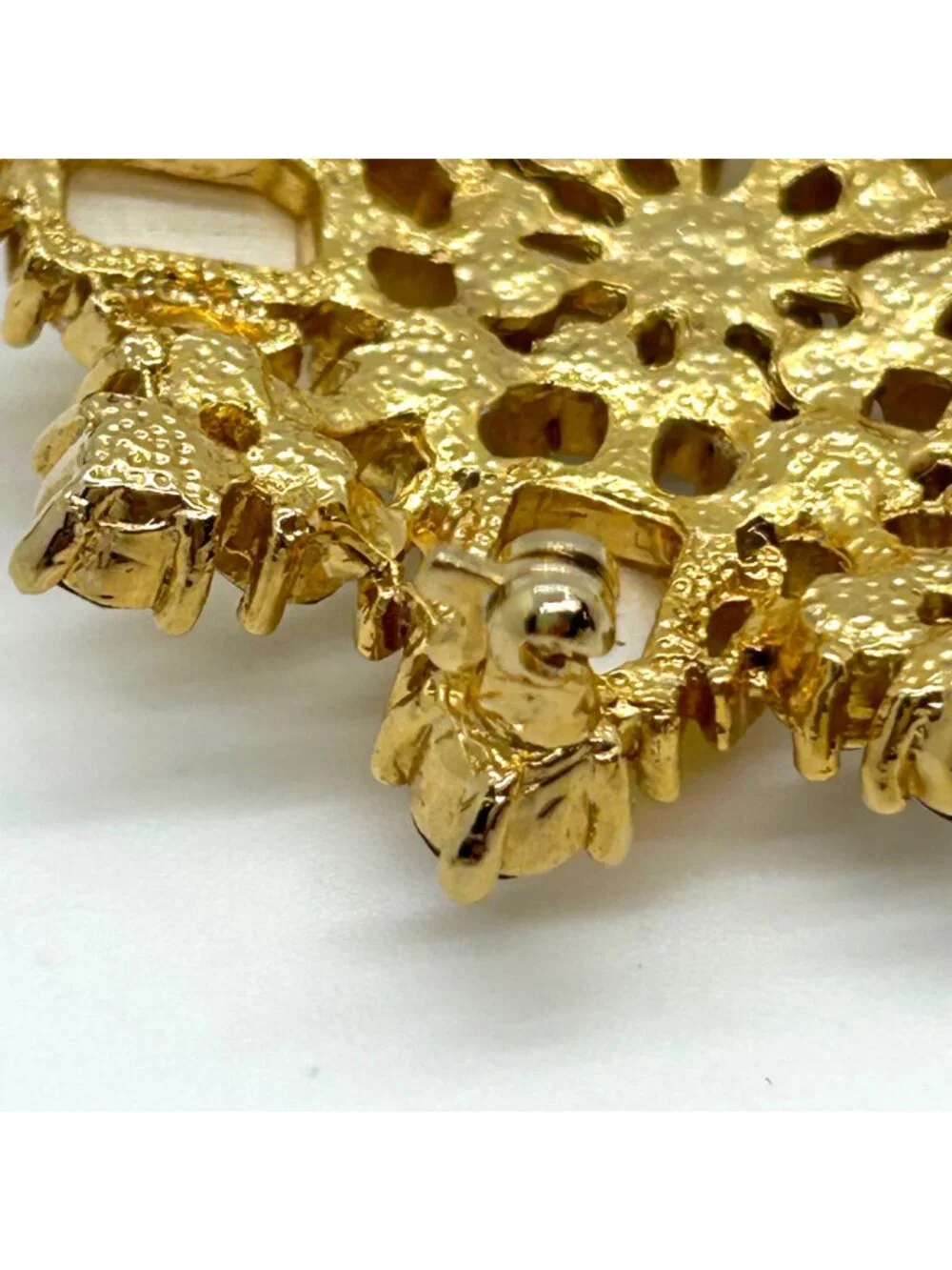 Vintage Yellow Aurora Borealis Brooch Gold-tone Acrylic Stone Statement Sunburst